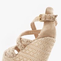 Claudia - Image 7