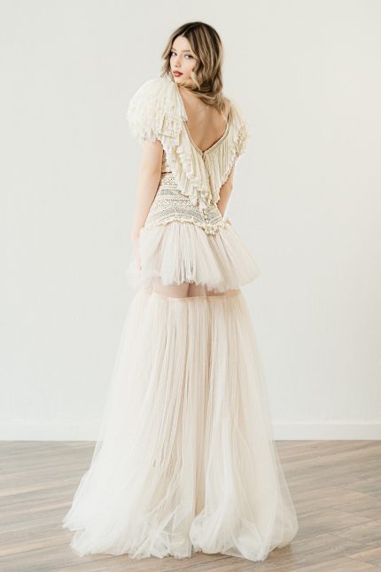 Statement sleeve bridal crop top 'Nike' by Atelier Zolotas