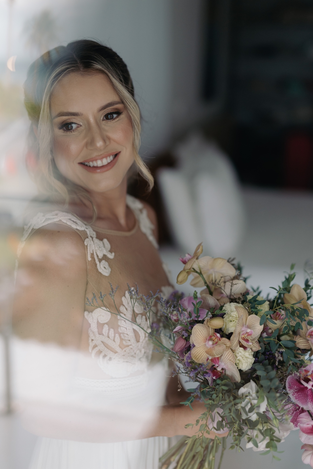 bridal-reflection-on-window-bridal-photography