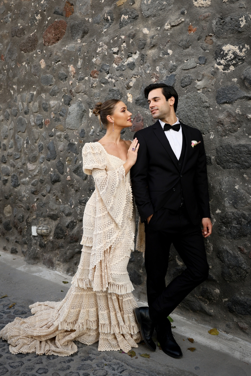 bride-and-groom-venetsanos-winery-wedding-dress-zolotas-atelier (32)