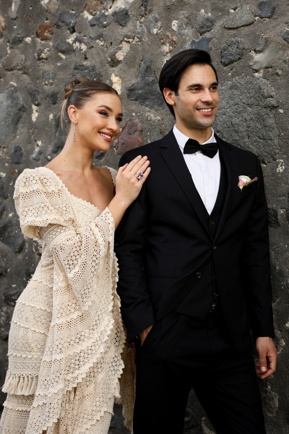 couple-venetsanos-winery-wedding-dress-zolotas-atelier (33)
