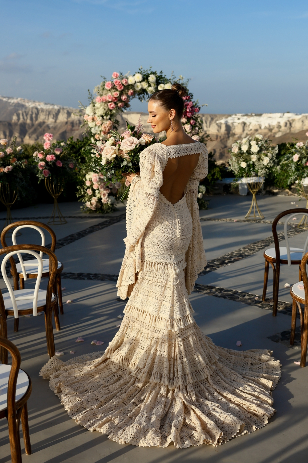 darya-osho-in-atelier-zolotas-open-back-wedding-dress-bloom-de-fleur-flower-arch (18)