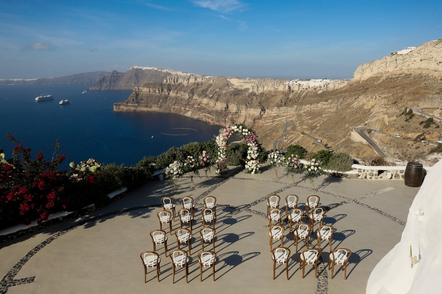 venetsanos-winery-wedding-decoration(3) Venetsanos winery in Santorini wedding