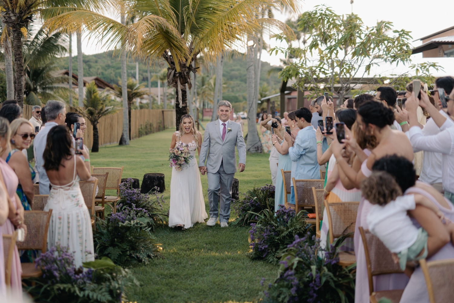 wedding-in-praia-dos-carneiros-bridal-entrance-with-fatheratelier-zolotas (4)